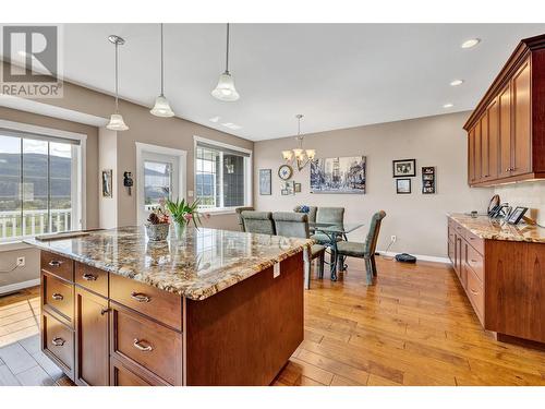 1843 Schunter Drive, Lumby, BC - Indoor Photo Showing Kitchen