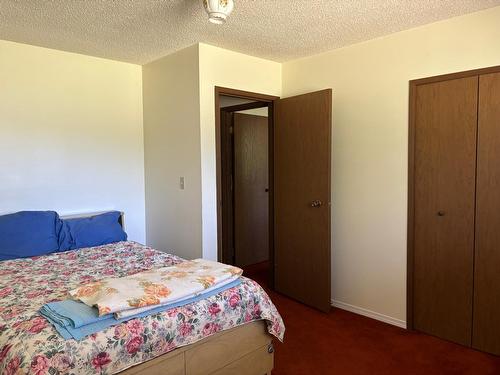 1374&1380 Highway 3B, Montrose, BC - Indoor Photo Showing Bedroom