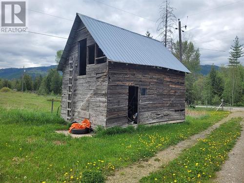 619 North Fork Road, Cherryville, BC - Outdoor