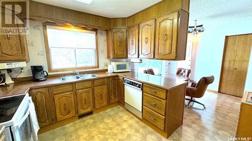 3450 Jordan Drive, Prince Albert, SK - Indoor Photo Showing Kitchen With Double Sink