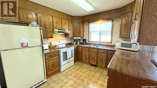 3450 Jordan Drive, Prince Albert, SK - Indoor Photo Showing Kitchen With Double Sink