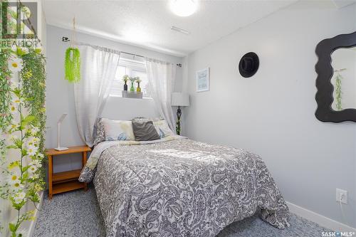 102 6Th Avenue N, Martensville, SK - Indoor Photo Showing Bedroom