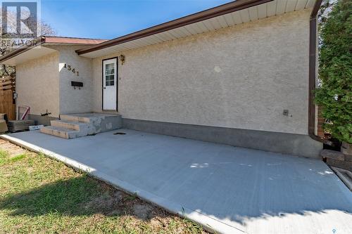 1341 Irving Avenue, Moose Jaw, SK - Outdoor