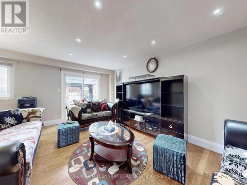 46 Donna Drive, Brampton, ON - Indoor Photo Showing Living Room