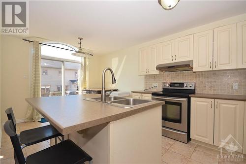 182 Garrity Crescent, Ottawa, ON - Indoor Photo Showing Kitchen With Stainless Steel Kitchen With Double Sink