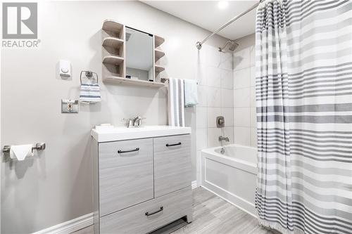 80 Macgregor Bay Trail, Pembroke, ON - Indoor Photo Showing Bathroom