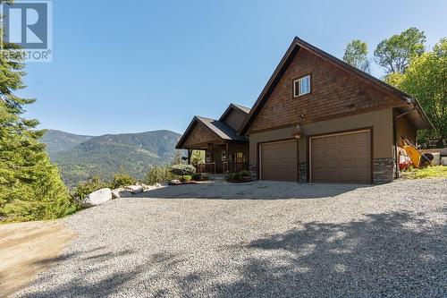 3213 Vindusky  Road, Nelson, BC - Outdoor