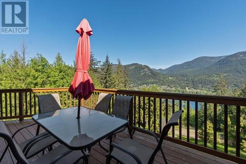 3213 Vindusky  Road, Nelson, BC - Outdoor