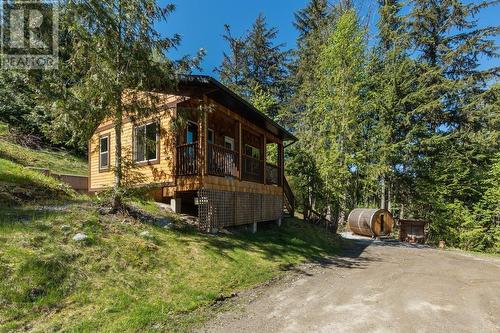 3213 Vindusky  Road, Nelson, BC - Outdoor