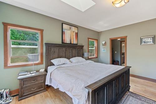 3213 Vindusky Road, Nelson, BC - Indoor Photo Showing Bedroom