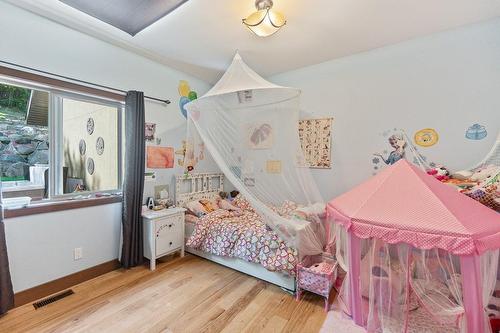 3213 Vindusky Road, Nelson, BC - Indoor Photo Showing Bedroom