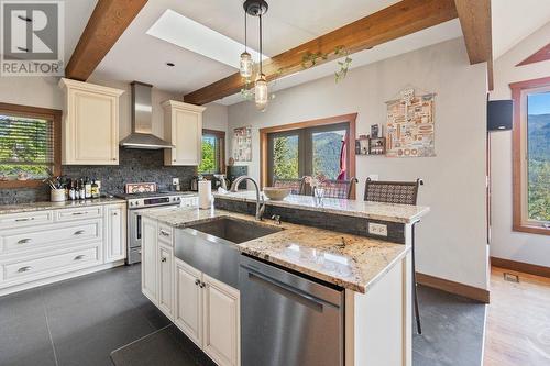 3213 Vindusky  Road, Nelson, BC - Indoor Photo Showing Kitchen With Upgraded Kitchen