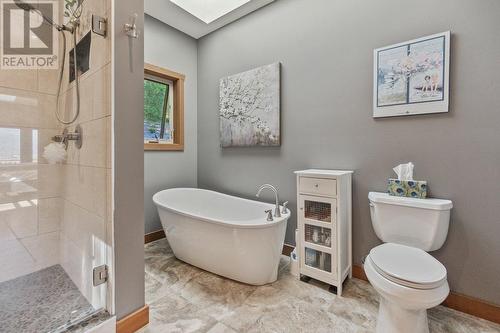 3213 Vindusky  Road, Nelson, BC - Indoor Photo Showing Bathroom