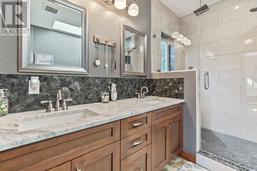 3213 Vindusky  Road, Nelson, BC - Indoor Photo Showing Bathroom