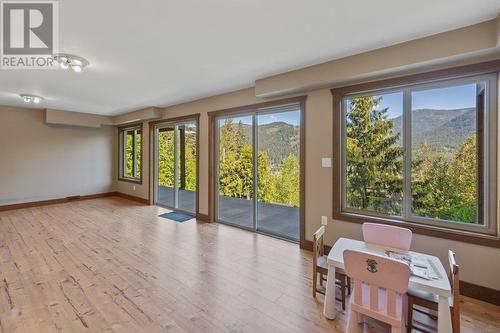 3213 Vindusky  Road, Nelson, BC - Indoor