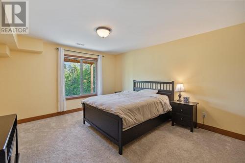 3213 Vindusky  Road, Nelson, BC - Indoor Photo Showing Bedroom