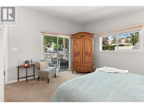 1243 Mountainview Street, Kelowna, BC - Indoor Photo Showing Bedroom