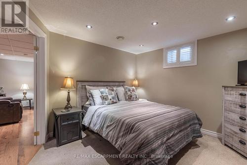 14 Kentmere Grove, Hamilton, ON - Indoor Photo Showing Bedroom