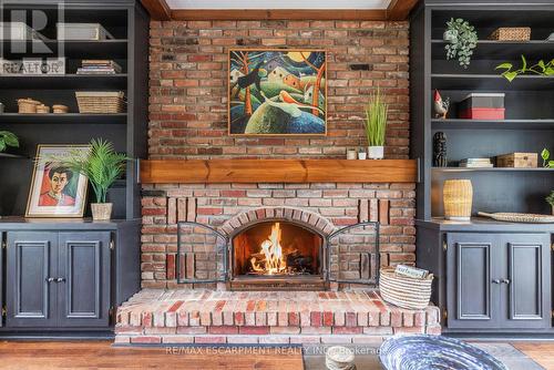 14 Kentmere Grove, Hamilton, ON - Indoor Photo Showing Living Room With Fireplace