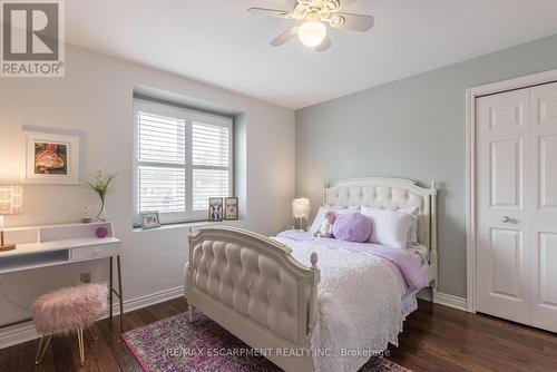 14 Kentmere Grove, Hamilton, ON - Indoor Photo Showing Bedroom