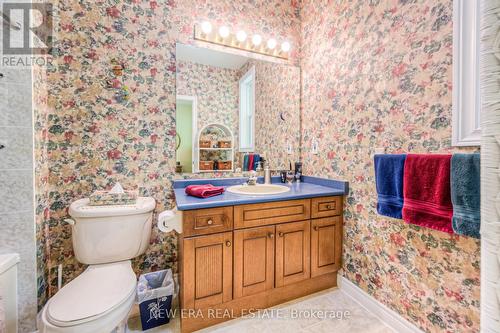 106 Greentrail Drive, Hamilton, ON - Indoor Photo Showing Bathroom