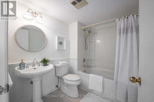 1009 - 2267 Lake Shore Boulevard, Toronto, ON - Indoor Photo Showing Bathroom