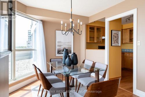 1009 - 2267 Lake Shore Boulevard, Toronto, ON - Indoor Photo Showing Dining Room