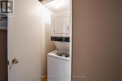 1009 - 2267 Lake Shore Boulevard, Toronto, ON - Indoor Photo Showing Laundry Room