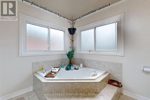 4602 Willow Creek Drive, Mississauga, ON - Indoor Photo Showing Bathroom