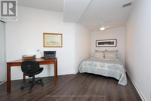 519 - 38 Howard Park Avenue, Toronto, ON - Indoor Photo Showing Bedroom