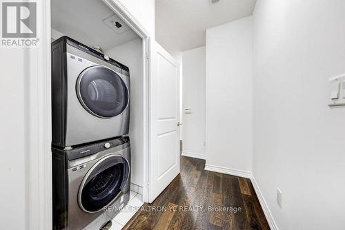 4802 - 386 Yonge Street, Toronto, ON - Indoor Photo Showing Laundry Room