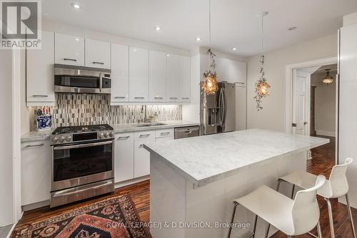 28 Oswald Crescent, Toronto, ON - Indoor Photo Showing Kitchen With Upgraded Kitchen