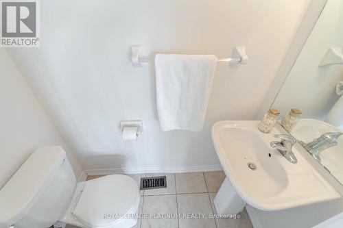 44 Miami Grove, Brampton, ON - Indoor Photo Showing Bathroom