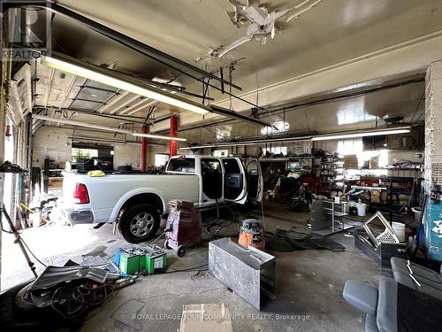 857-859 Lakeshore Road E, Mississauga, ON - Indoor Photo Showing Garage