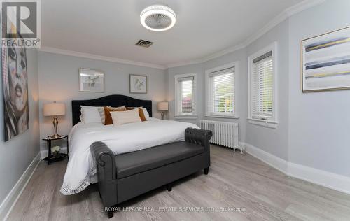 92 Lawrence Avenue E, Toronto, ON - Indoor Photo Showing Bedroom
