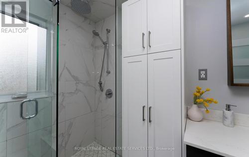 92 Lawrence Avenue E, Toronto, ON - Indoor Photo Showing Bathroom