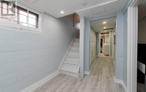 92 Lawrence Avenue E, Toronto, ON - Indoor Photo Showing Other Room