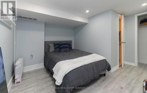92 Lawrence Avenue E, Toronto, ON - Indoor Photo Showing Bedroom