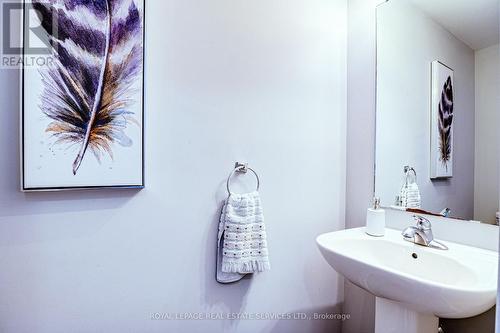 73 Aquarius Crescent, Hamilton, ON - Indoor Photo Showing Bathroom