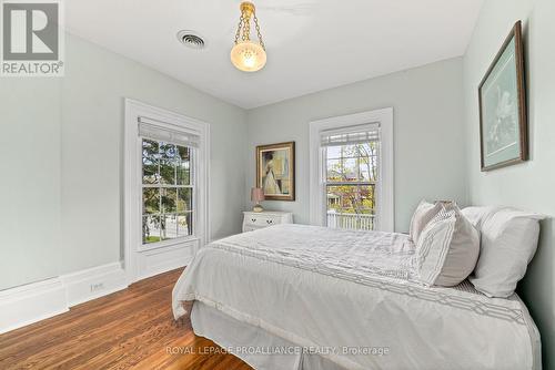 149 Bridge Street E, Belleville, ON - Indoor Photo Showing Bedroom