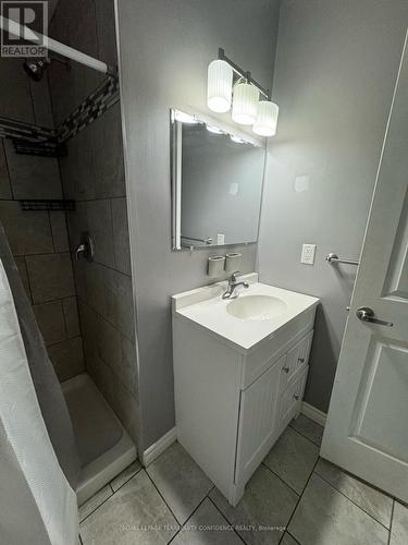 164 Letitia Street, Barrie, ON - Indoor Photo Showing Bathroom