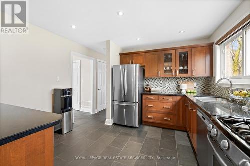482 Tedwyn Drive, Mississauga, ON - Indoor Photo Showing Kitchen