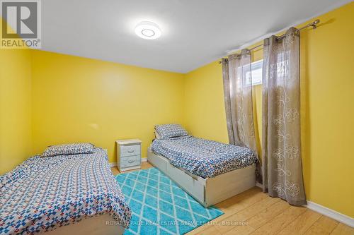 482 Tedwyn Drive, Mississauga, ON - Indoor Photo Showing Bedroom