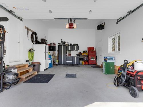 Garage - 133 Rue Du Lac-Rinfret, Saint-Colomban, QC - Indoor Photo Showing Garage