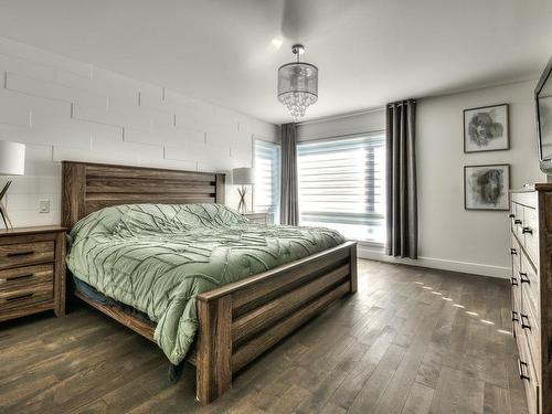 Chambre Ã  coucher principale - 374 3E Rang, Saint-Jean-Sur-Richelieu, QC - Indoor Photo Showing Bedroom