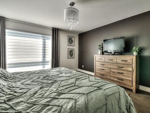 Chambre Ã  coucher principale - 374 3E Rang, Saint-Jean-Sur-Richelieu, QC - Indoor Photo Showing Bedroom