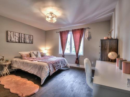 Chambre Ã Â coucher - 374 3E Rang, Saint-Jean-Sur-Richelieu, QC - Indoor Photo Showing Bedroom