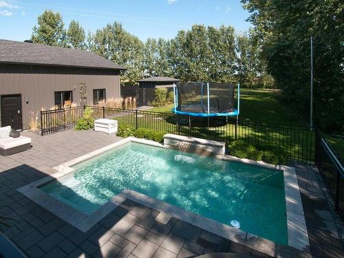 Piscine - 374 3E Rang, Saint-Jean-Sur-Richelieu, QC - Outdoor With In Ground Pool With Deck Patio Veranda With Backyard