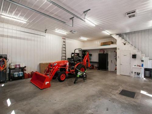 Garage - 374 3E Rang, Saint-Jean-Sur-Richelieu, QC - Indoor Photo Showing Garage