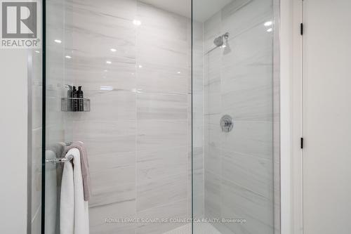 410 - 2118 Bloor Street W, Toronto, ON - Indoor Photo Showing Bathroom